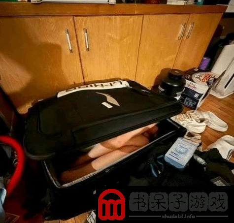 球员将女友藏行李箱带宿舍通宵补课引热议