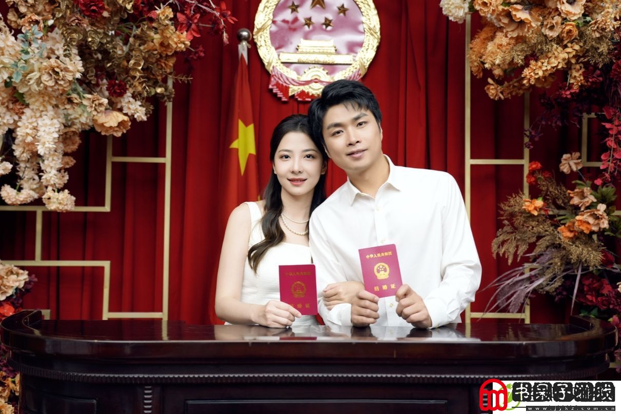 人皇SKY李晓峰官宣领证